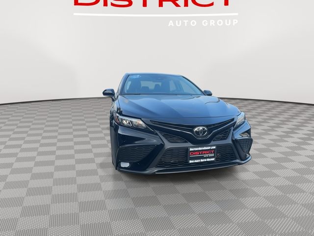 2022 Toyota Camry SE photo 3