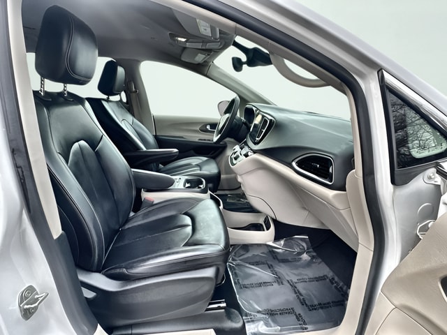 2023 Chrysler Pacifica Touring L - Photo 29