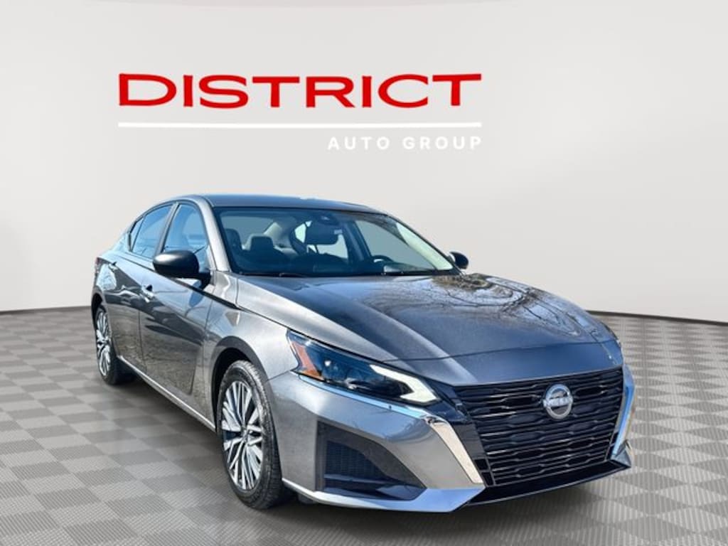 Used 2025 Nissan Altima SV Sedan