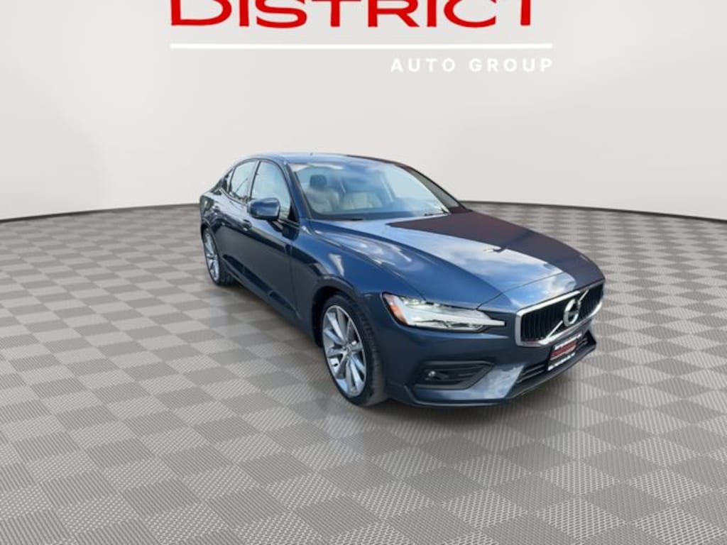 Used 2021 Volvo S60 T5 Momentum Sedan