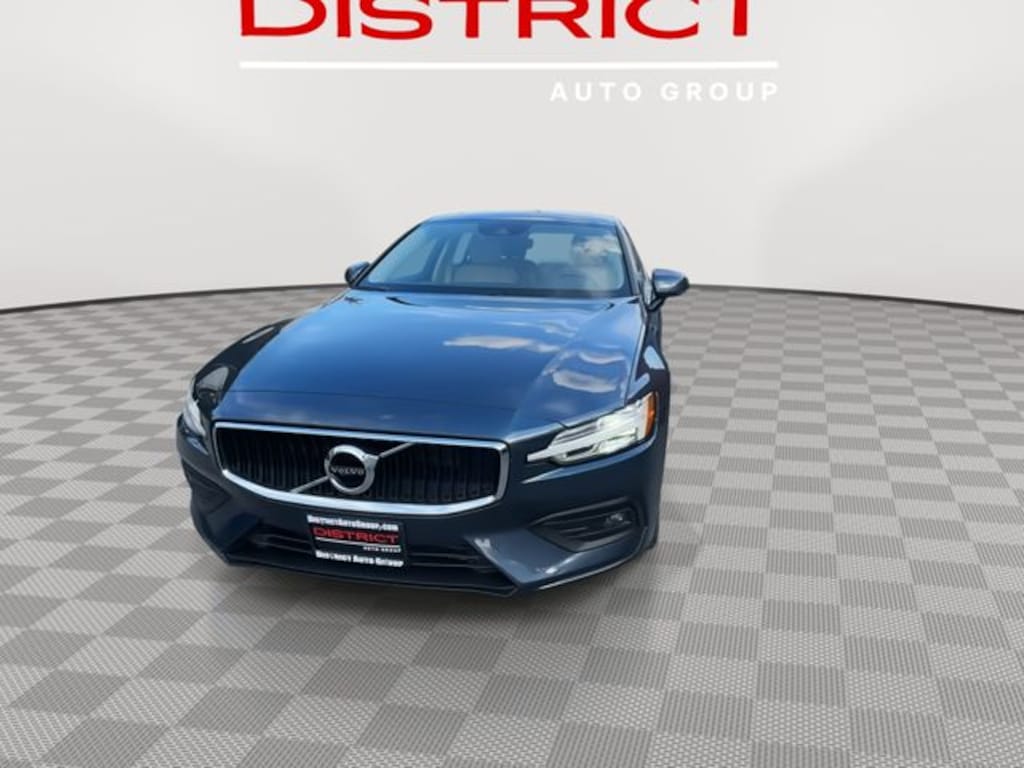 Used 2021 Volvo S60 T5 Momentum Sedan
