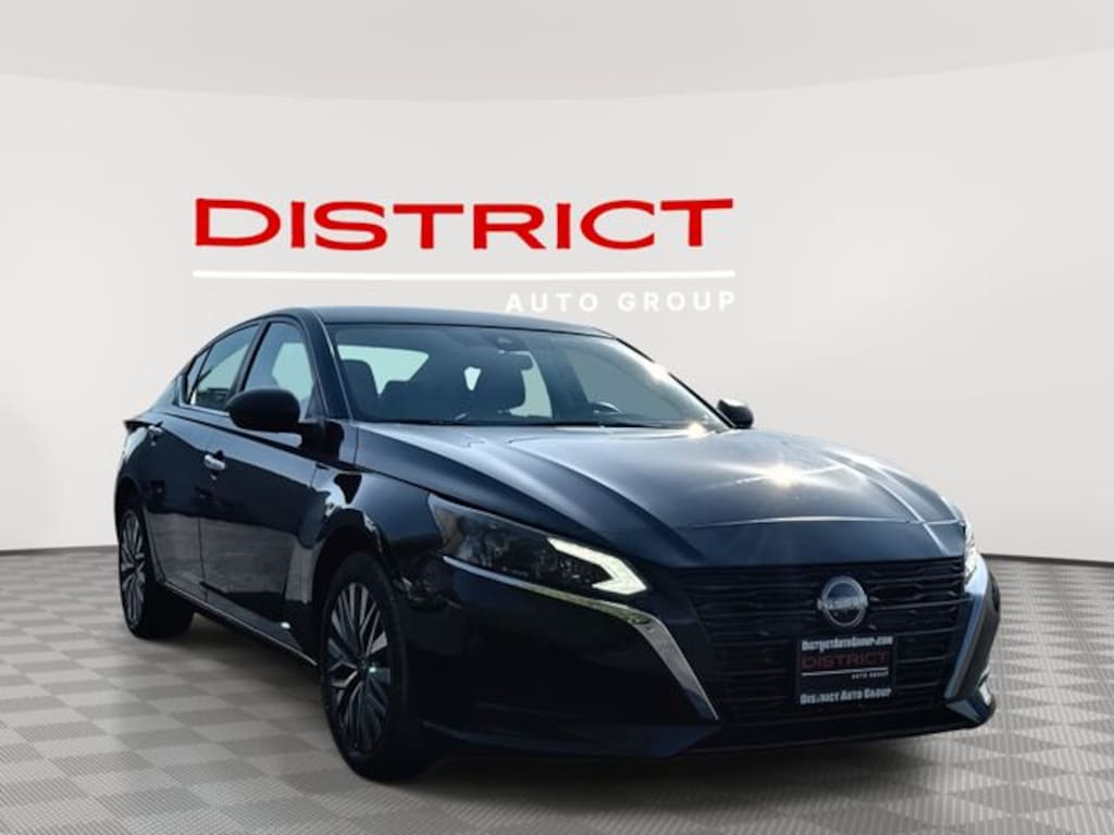 Used 2024 Nissan Altima 2.5 SV Sedan