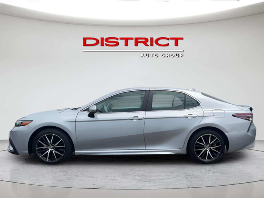 Used 2024 Toyota Camry SE Sedan