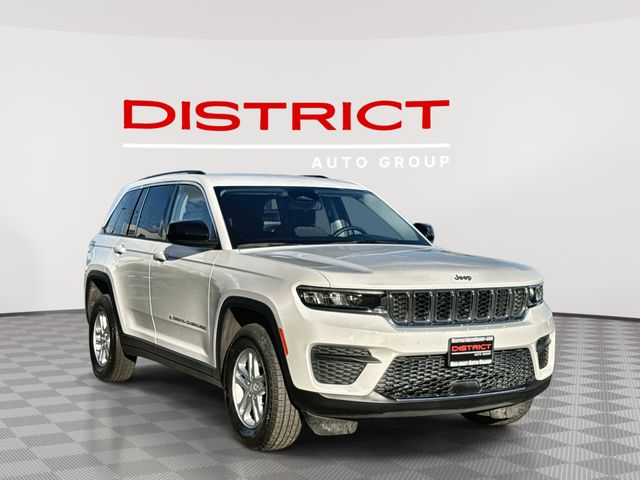 2024 Jeep Grand Cherokee Laredo's photo