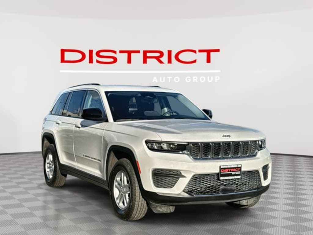 Used 2024 Jeep Grand Cherokee Laredo SUV