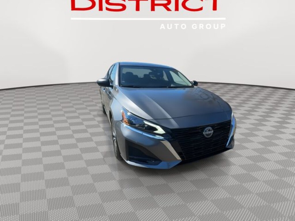 Used 2025 Nissan Altima SV Sedan