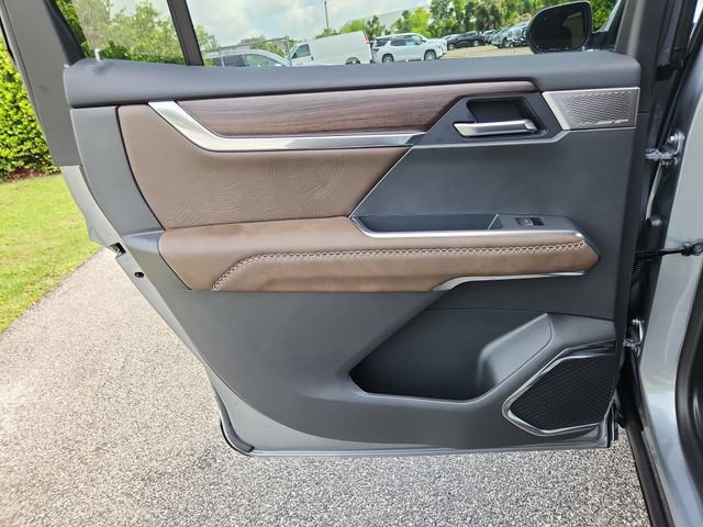 2026 GMC Acadia Denali Ultimate - Photo 11