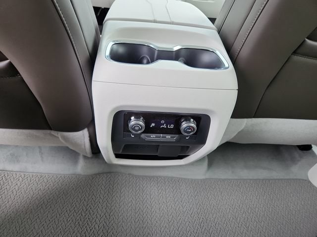 2026 GMC Acadia Denali - Photo 14