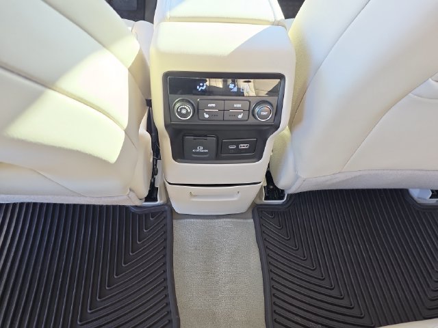 2023 GMC Acadia Denali - Photo 13