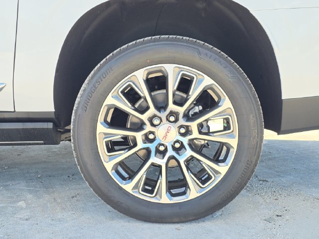 2026 GMC Yukon XL Denali - Photo 9