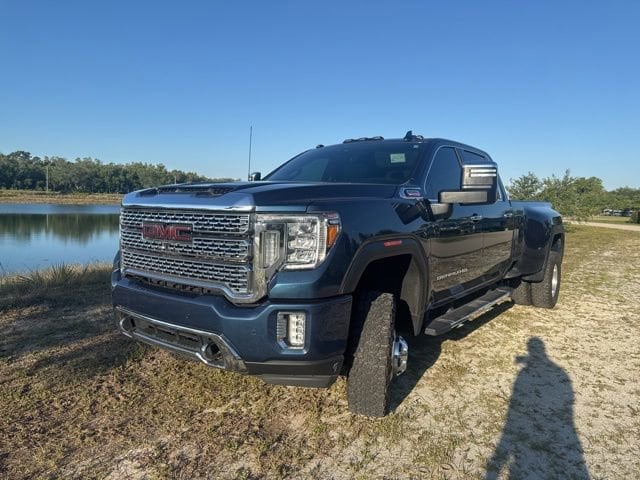 2020 GMC Sierra 4WD Crew Cab Long Box DRW Denali's photo