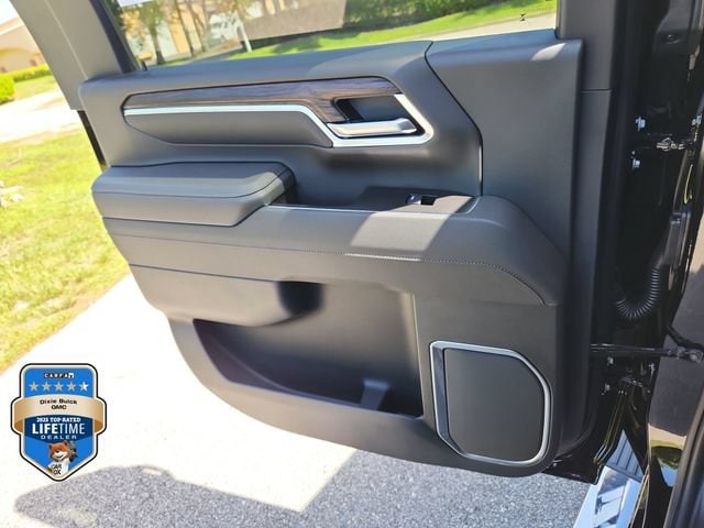 2026 GMC Sierra 3500HD SLT - Photo 9