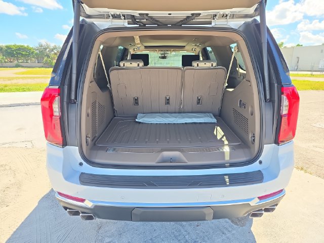 2026 GMC Yukon XL Denali - Photo 6
