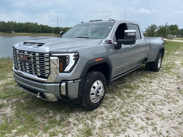 2025 GMC Sierra 4WD Crew Cab Long Box DRW Denali's photo