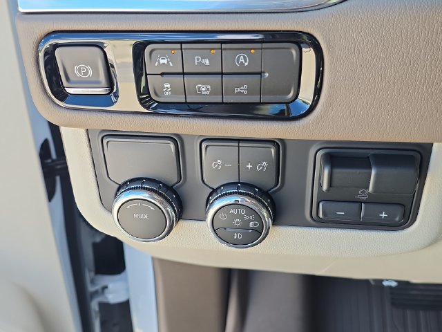 2026 GMC Yukon XL Denali - Photo 25