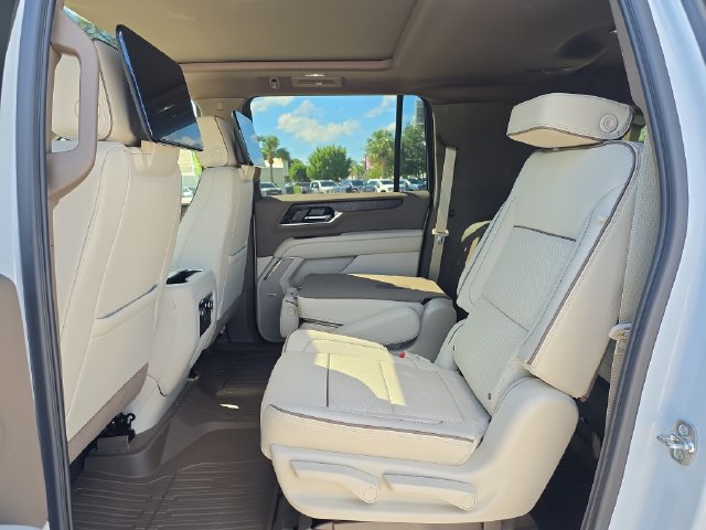 2026 GMC Yukon XL Denali - Photo 10