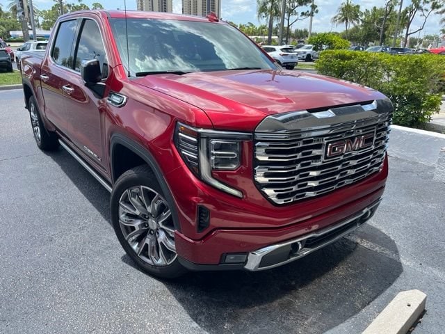 2023 GMC Sierra 4WD Crew Cab Short Box Denali's photo