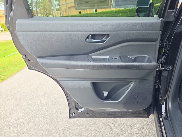 2025 Nissan Pathfinder Rock Creek - Photo 11