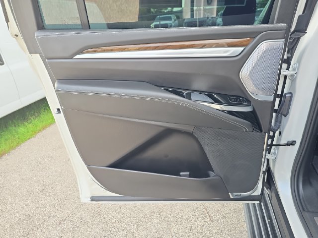 2025 Cadillac Escalade ESV Premium Luxury Platinum - Photo 11