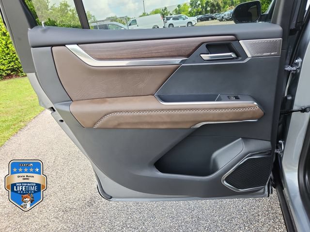 2026 GMC Acadia Denali Ultimate - Photo 10