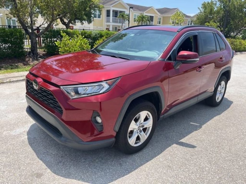 Used 2020 Toyota RAV4 XLE SUV
