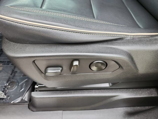 2022 GMC Yukon XL SLT - Photo 19