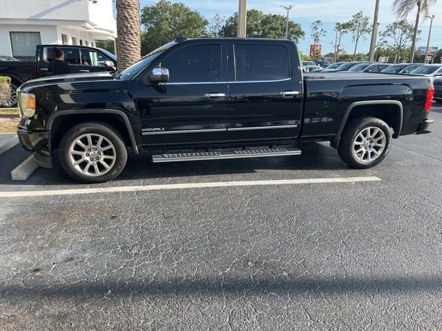 2015 GMC Sierra 4WD Crew Cab Short Box's photo