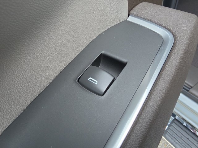 2026 GMC Sierra 1500 SLT - Photo 11