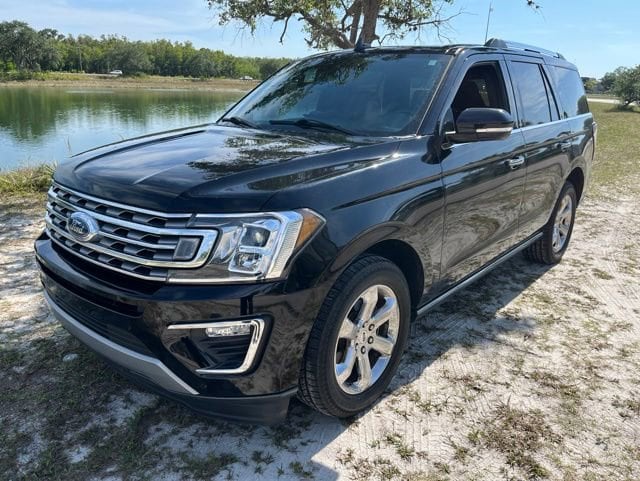 2021 Ford Expedition Limited's photo
