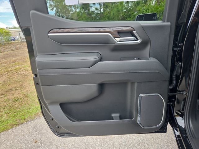 2026 GMC Sierra 1500 SLT - Photo 9