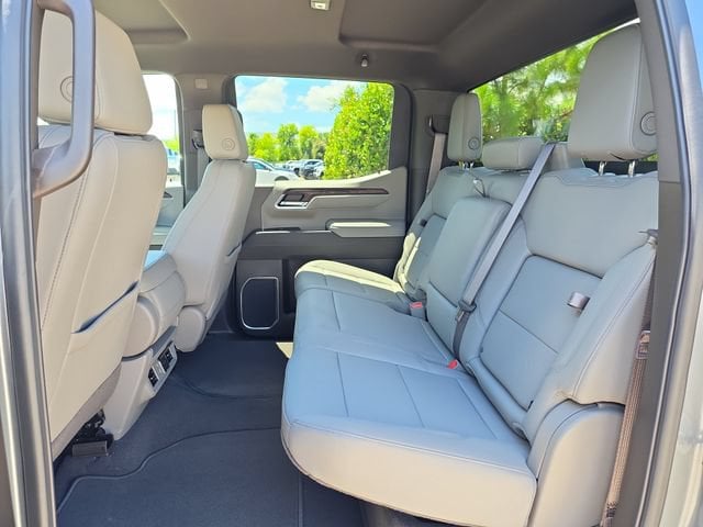 2026 GMC Sierra 1500 SLT - Photo 9