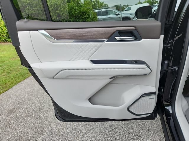 2026 GMC Acadia Denali - Photo 12