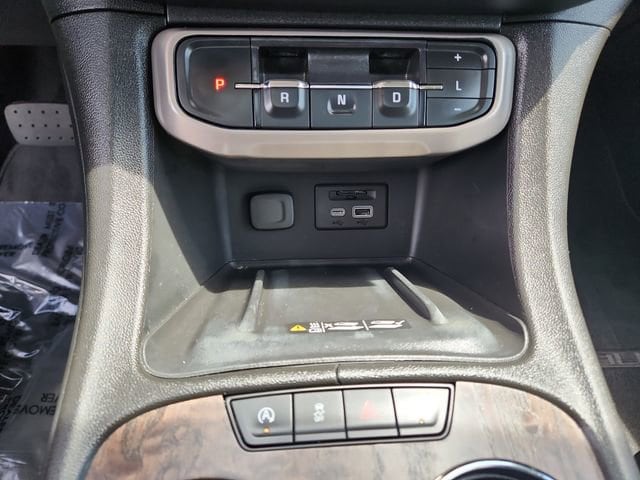 2023 GMC Acadia Denali - Photo 30
