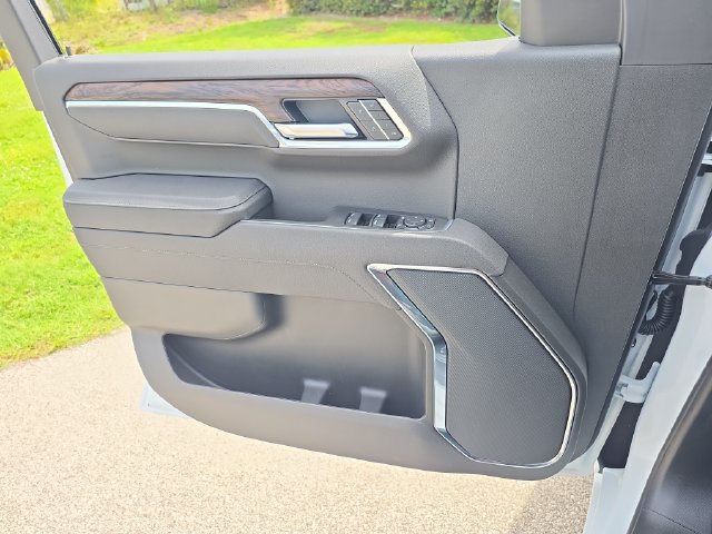 2026 GMC Sierra 1500 SLT - Photo 19