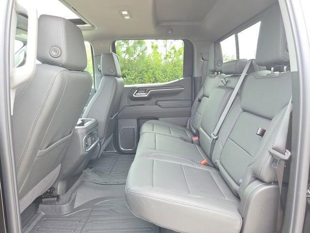 2026 GMC Sierra 1500 SLT - Photo 8