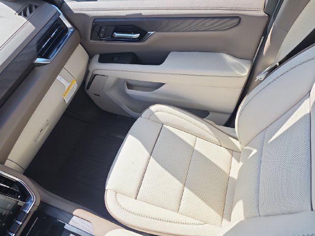 2026 GMC Yukon XL Denali - Photo 18