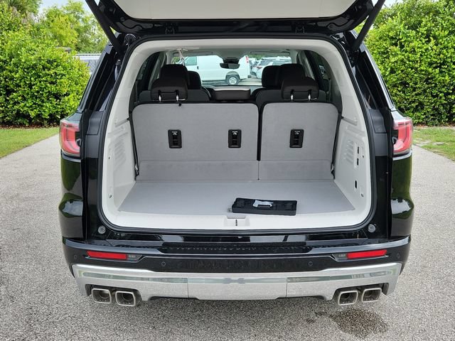 2026 GMC Acadia Denali - Photo 6