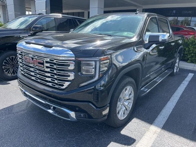 2023 GMC Sierra 4WD Crew Cab Short Box Denali's photo