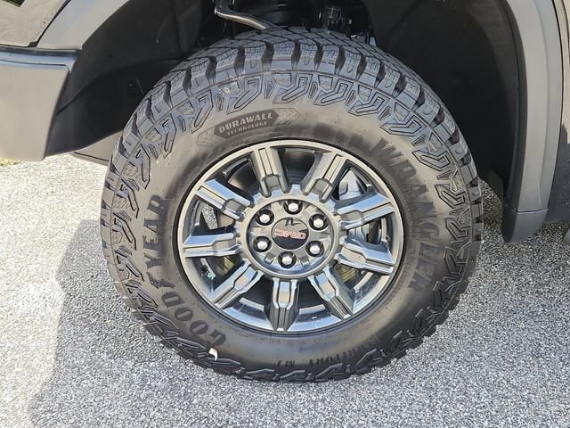 2026 GMC Sierra 1500 AT4X - Photo 6