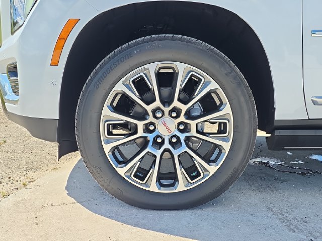 2026 GMC Yukon XL Denali - Photo 8