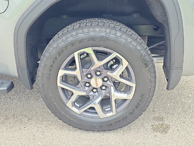 2026 GMC Sierra 1500 SLT - Photo 8