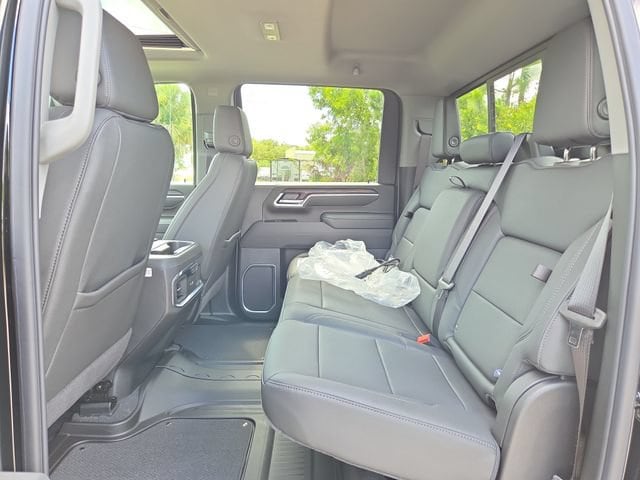 2026 GMC Sierra 3500HD SLT - Photo 9