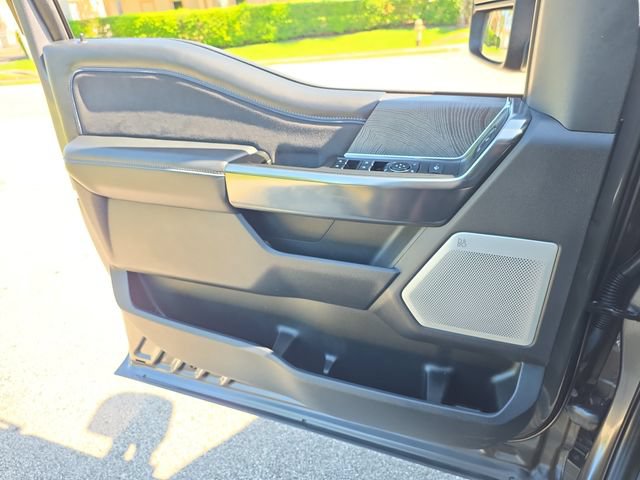 2025 Ford F-350 Super Duty Platinum - Photo 18