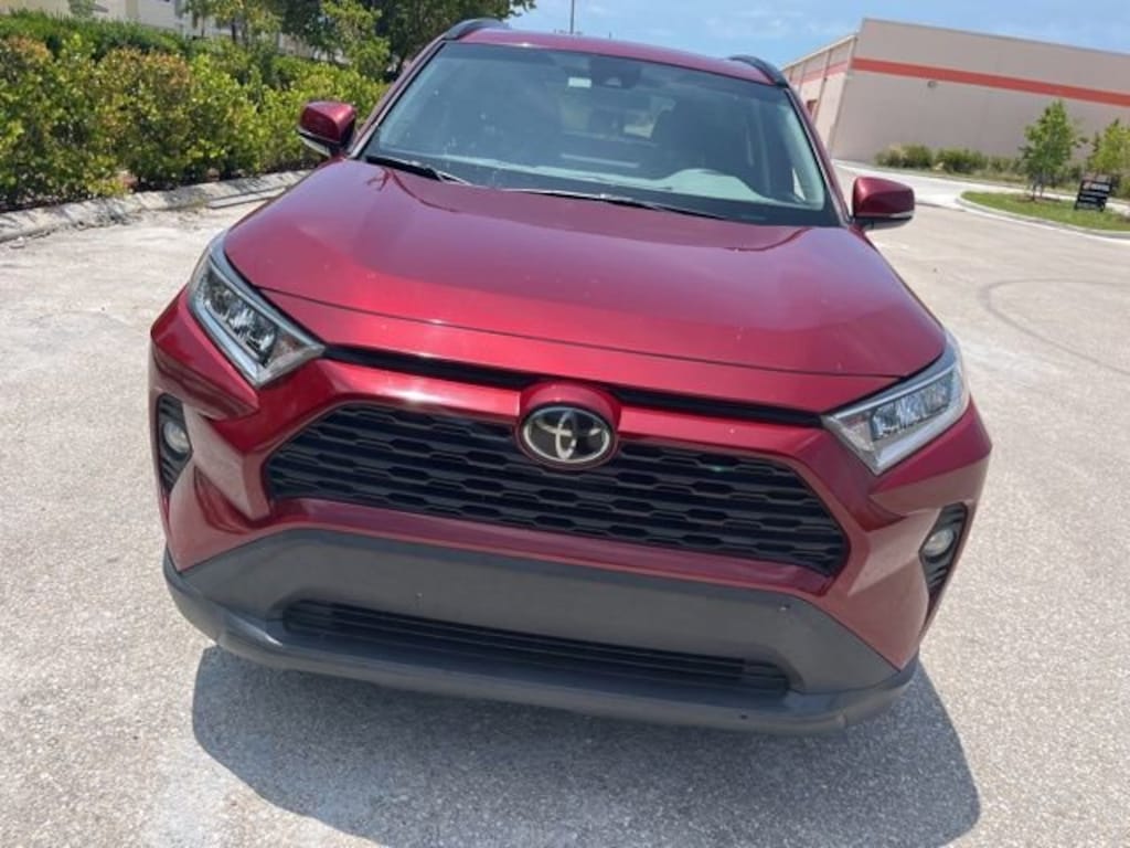 Used 2020 Toyota RAV4 XLE SUV