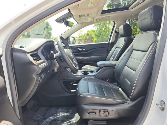 2023 GMC Acadia Denali - Photo 18