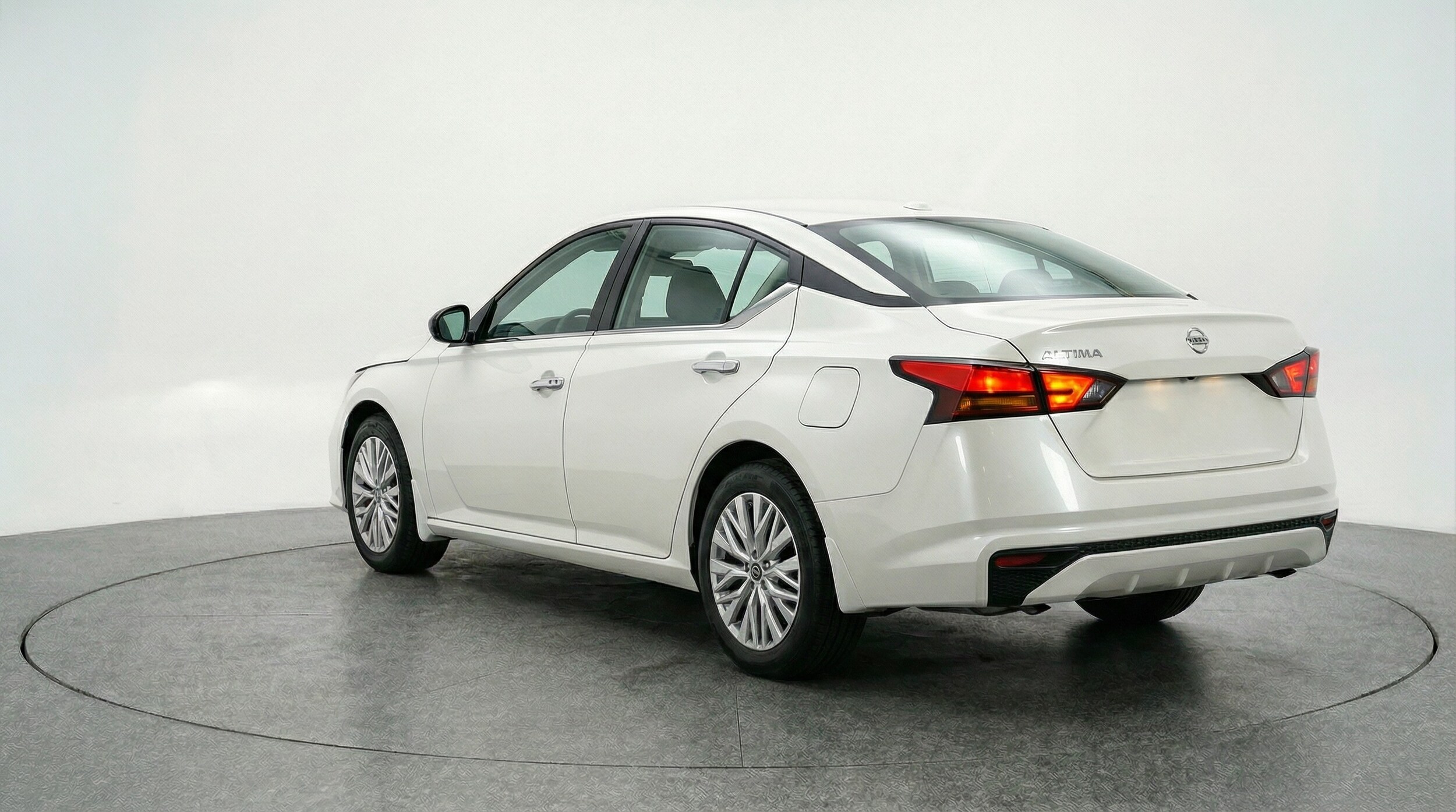 Thumbnail: 2025 Nissan Altima - 5