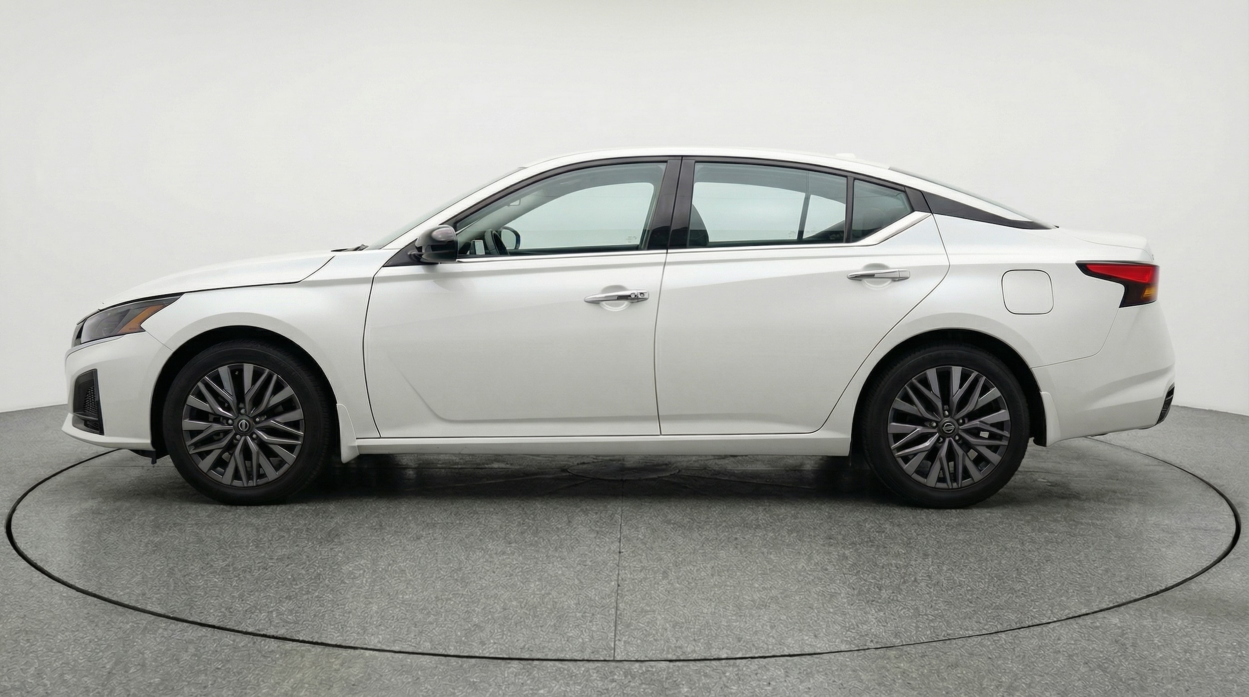 Thumbnail: 2025 Nissan Altima - 4