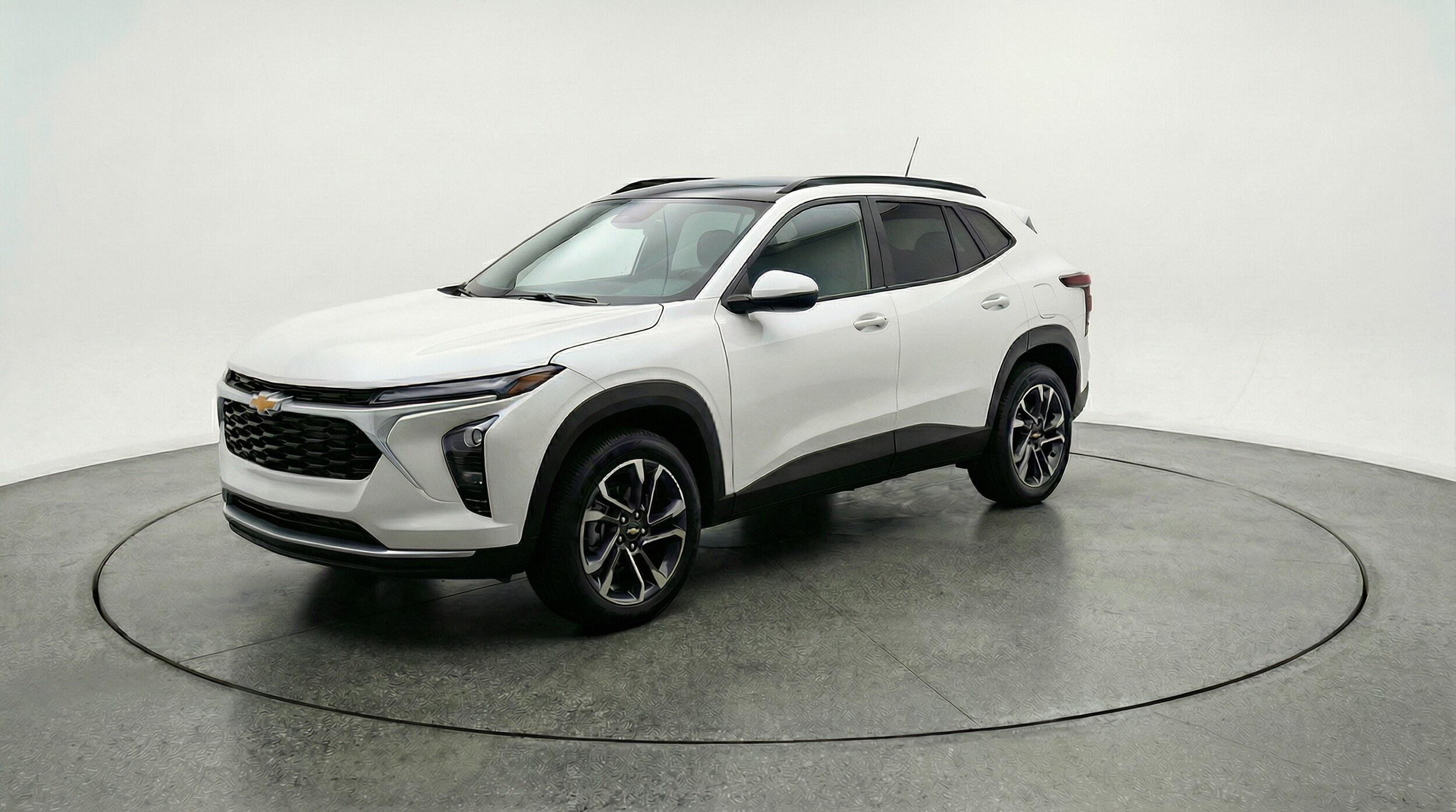 Thumbnail: 2025 Chevrolet Trax - 3