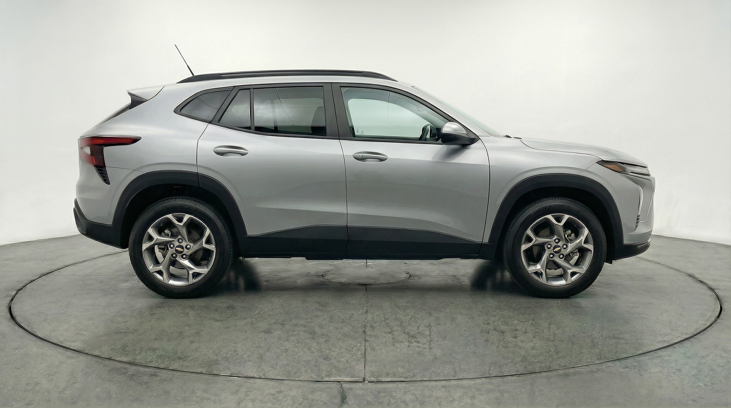 Thumbnail: 2025 Chevrolet Trax - 8