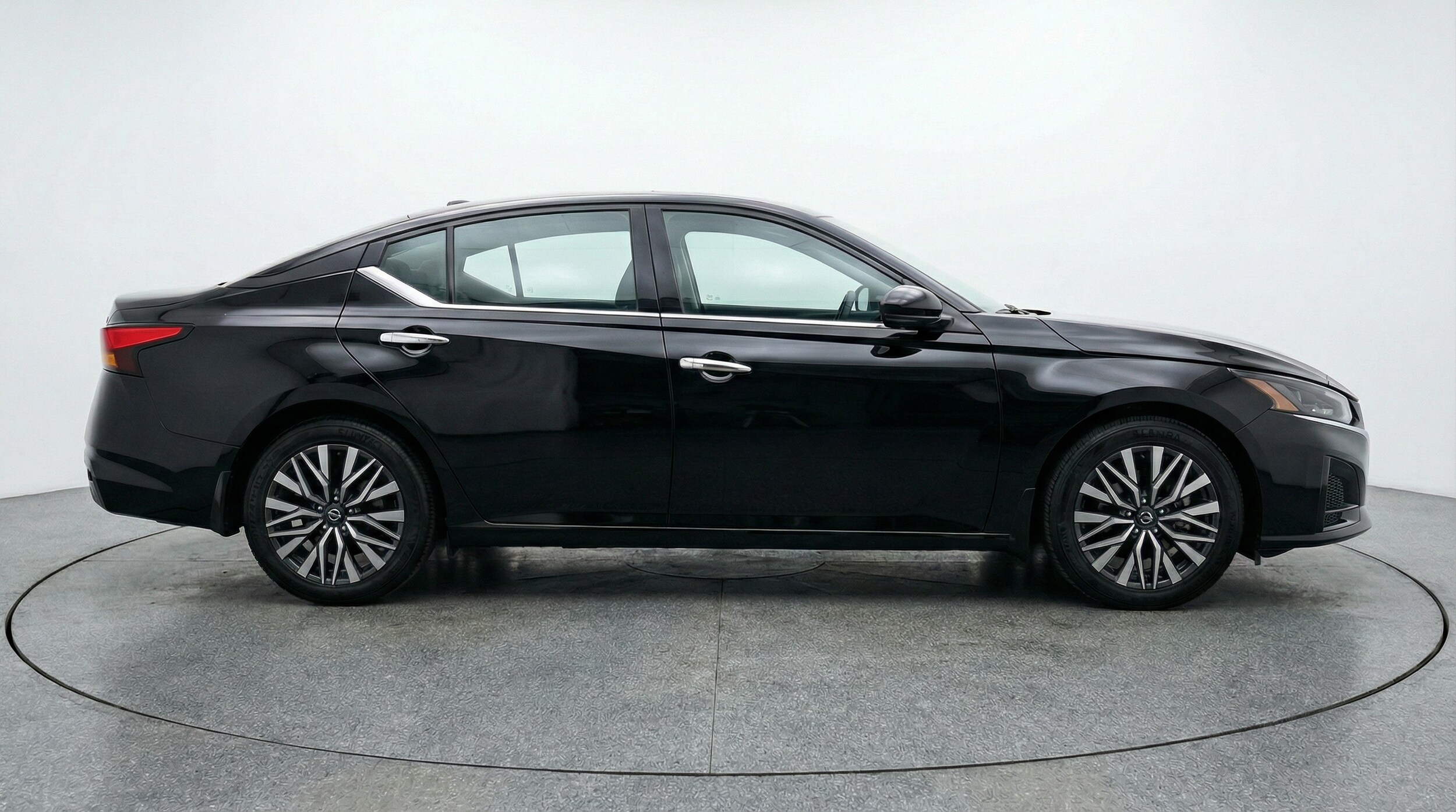 Thumbnail: 2025 Nissan Altima - 8
